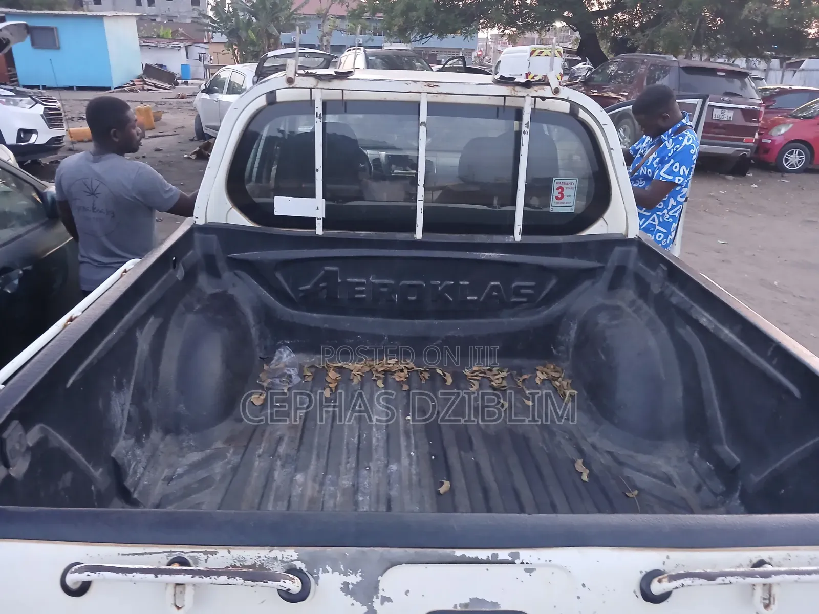 Mitsubishi L200 2011 White