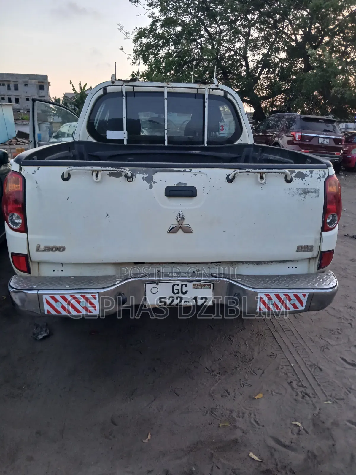 Mitsubishi L200 2011 White