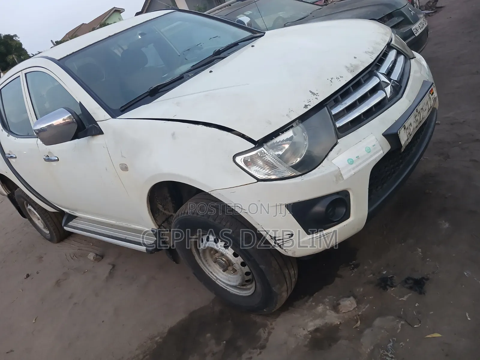 Mitsubishi L200 2011 White