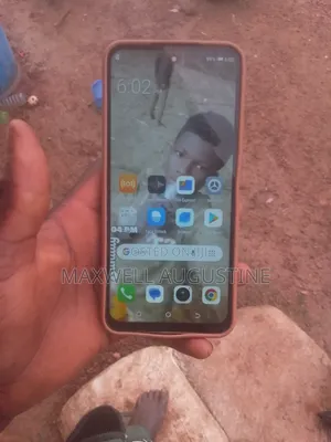 Tecno Spark 40 128 GB Silver