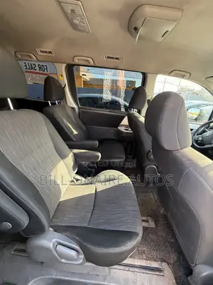 Toyota Noah 2.0 143hp AWD (7 Seater) 2013 Black