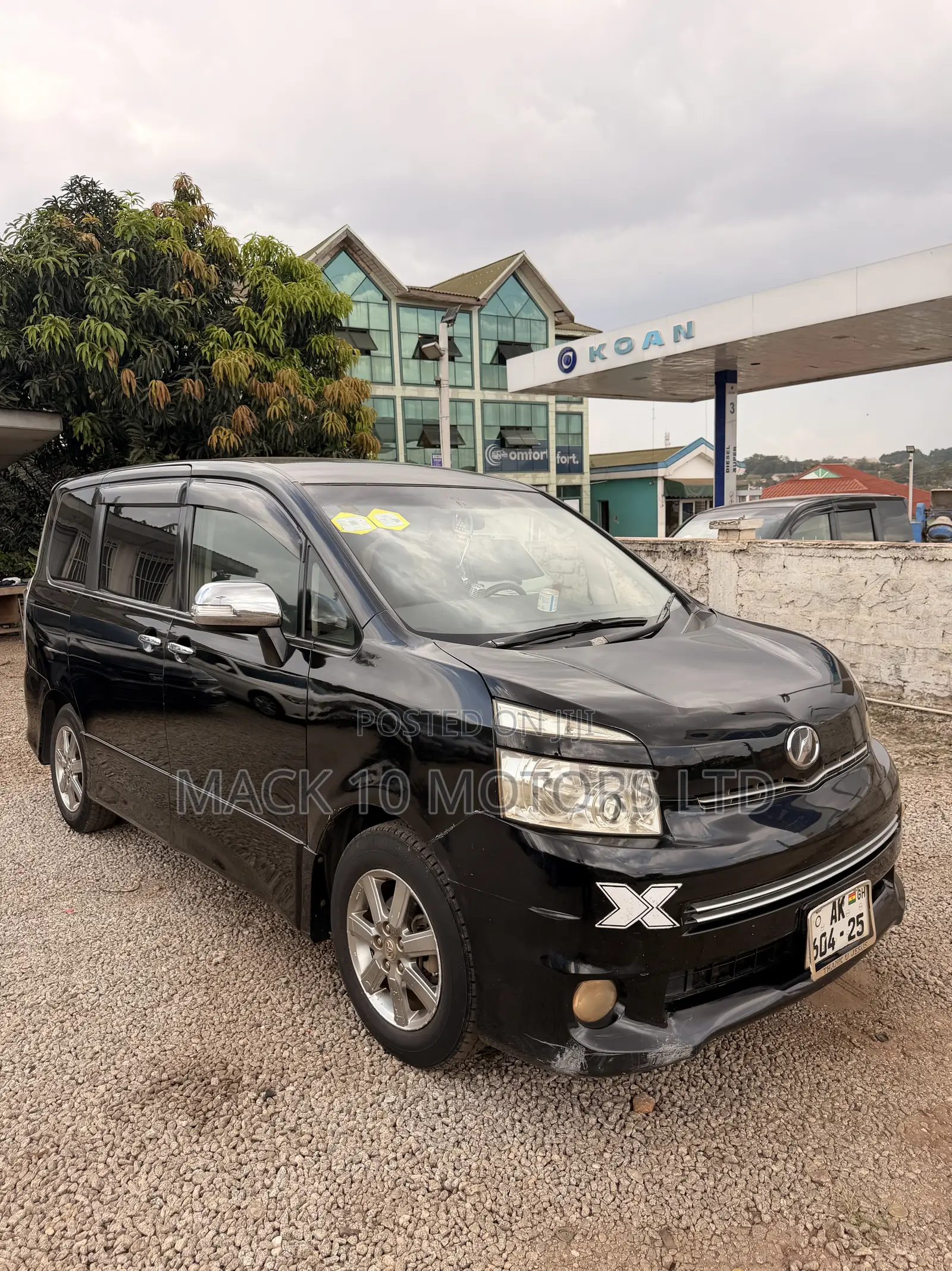 Toyota Voxy X 2WD 8-Seater 2013 Black