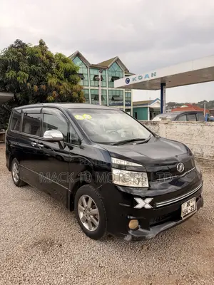 Toyota Voxy X 2WD 8-Seater 2013 Black