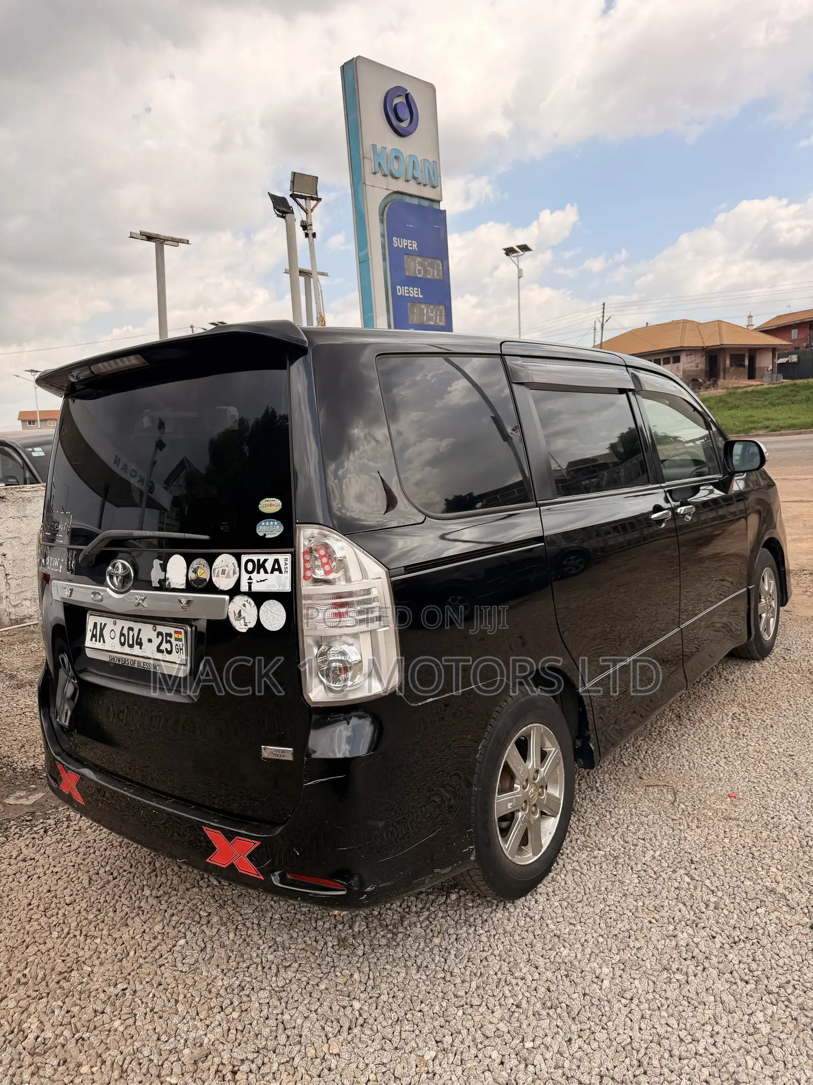 Toyota Voxy X 2WD 8-Seater 2013 Black