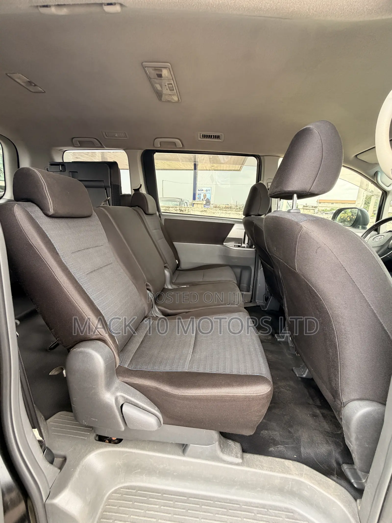 Toyota Voxy X 2WD 8-Seater 2013 Black