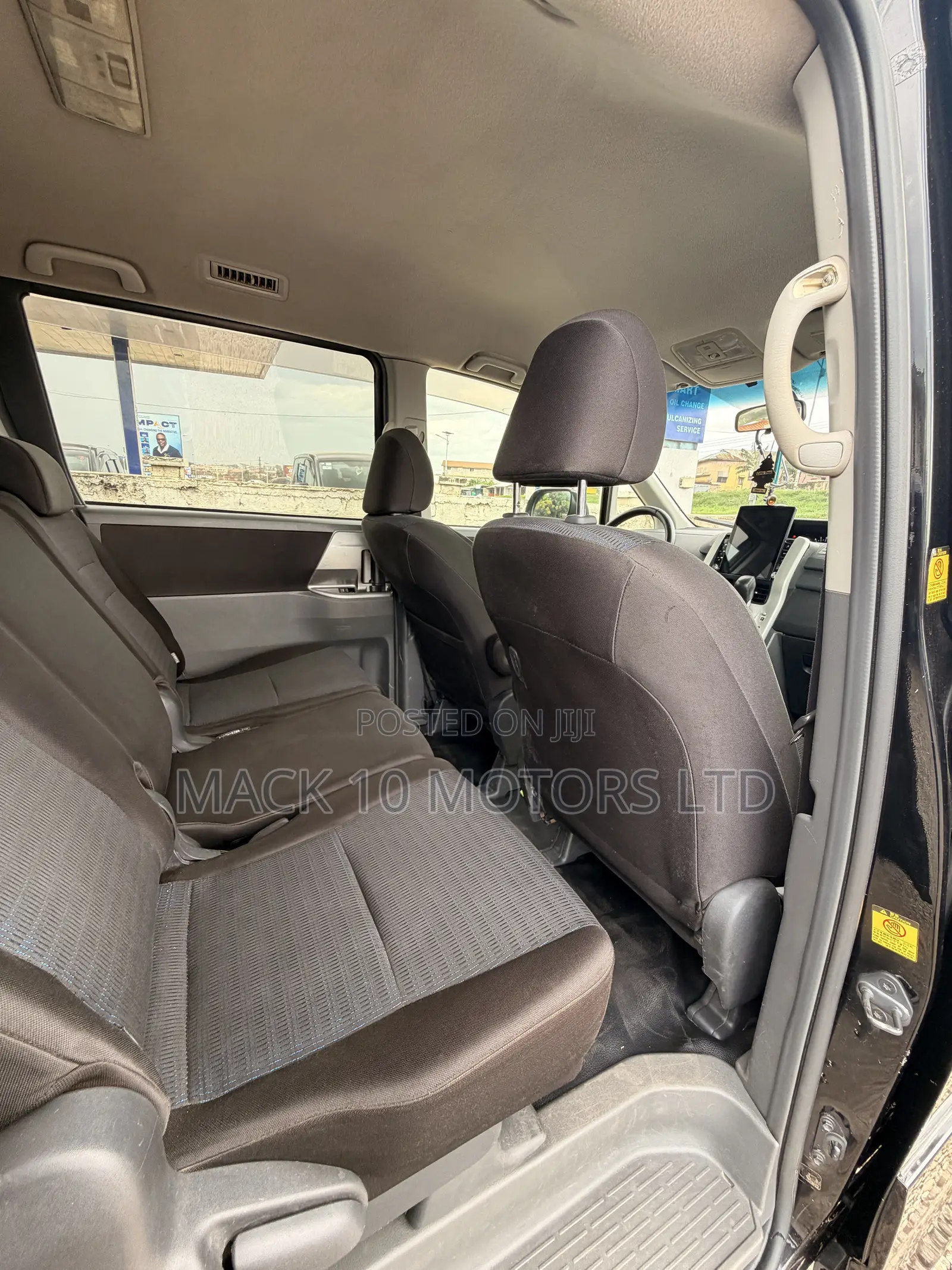 Toyota Voxy X 2WD 8-Seater 2013 Black