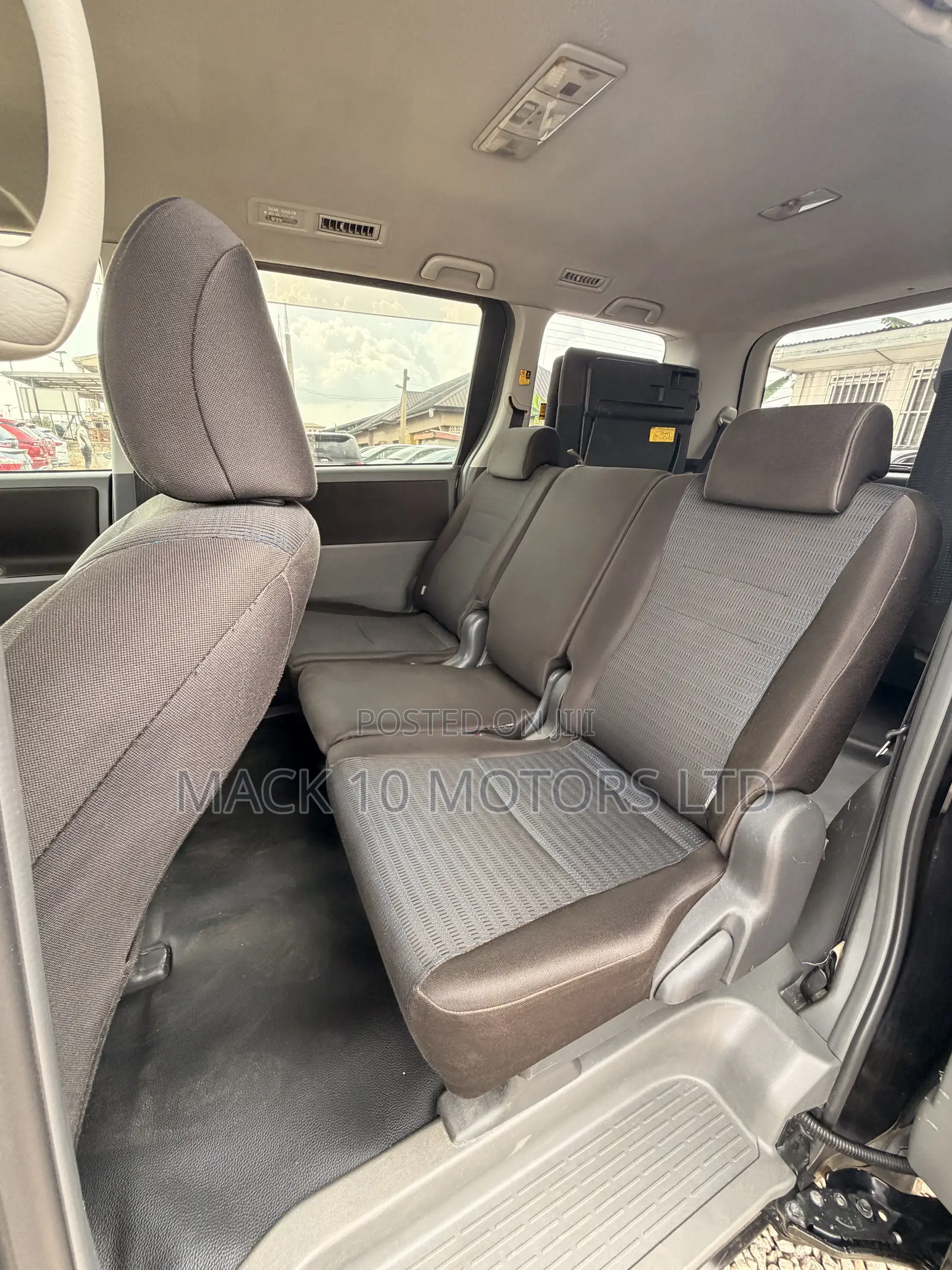 Toyota Voxy X 2WD 8-Seater 2013 Black