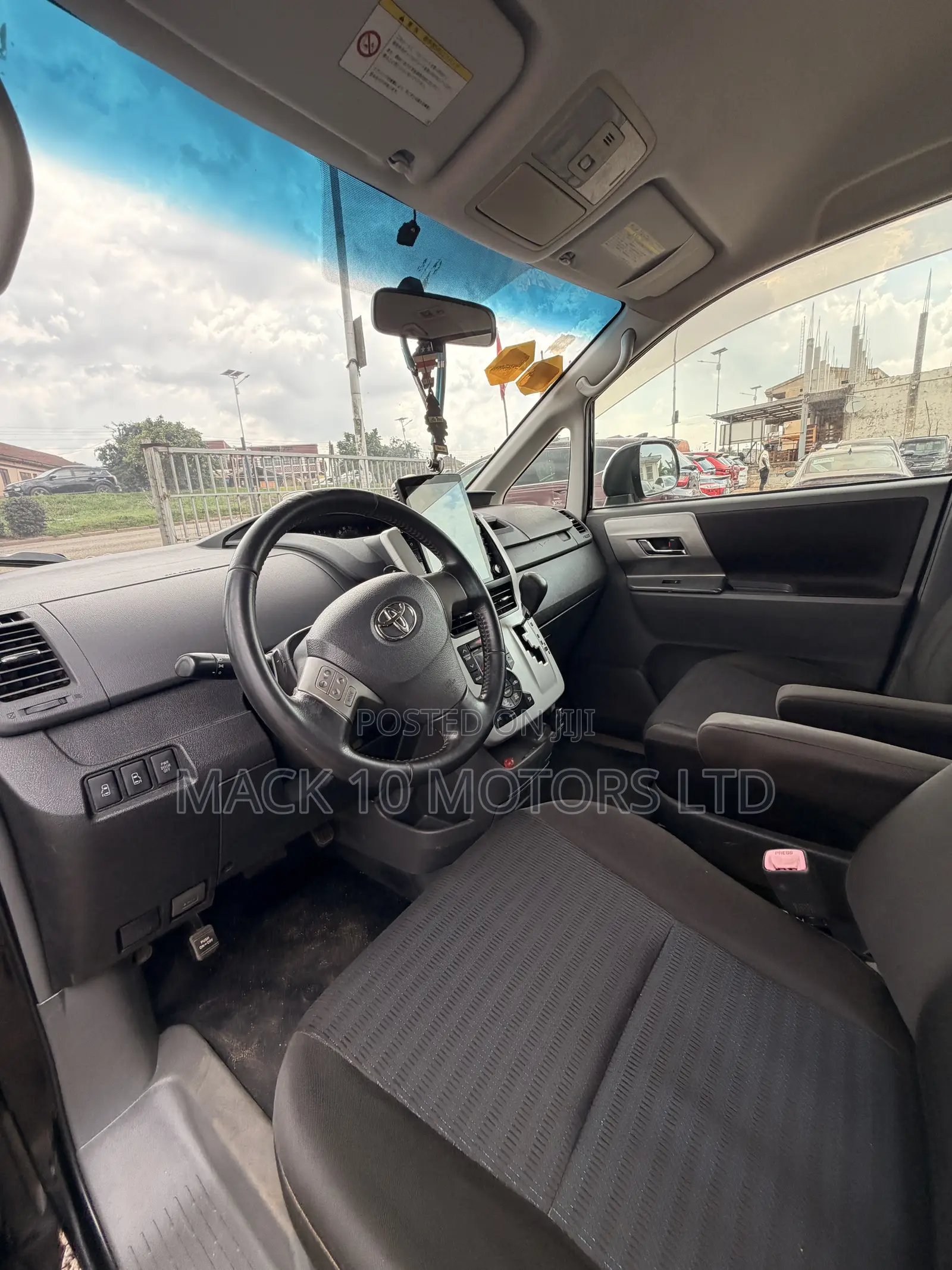 Toyota Voxy X 2WD 8-Seater 2013 Black
