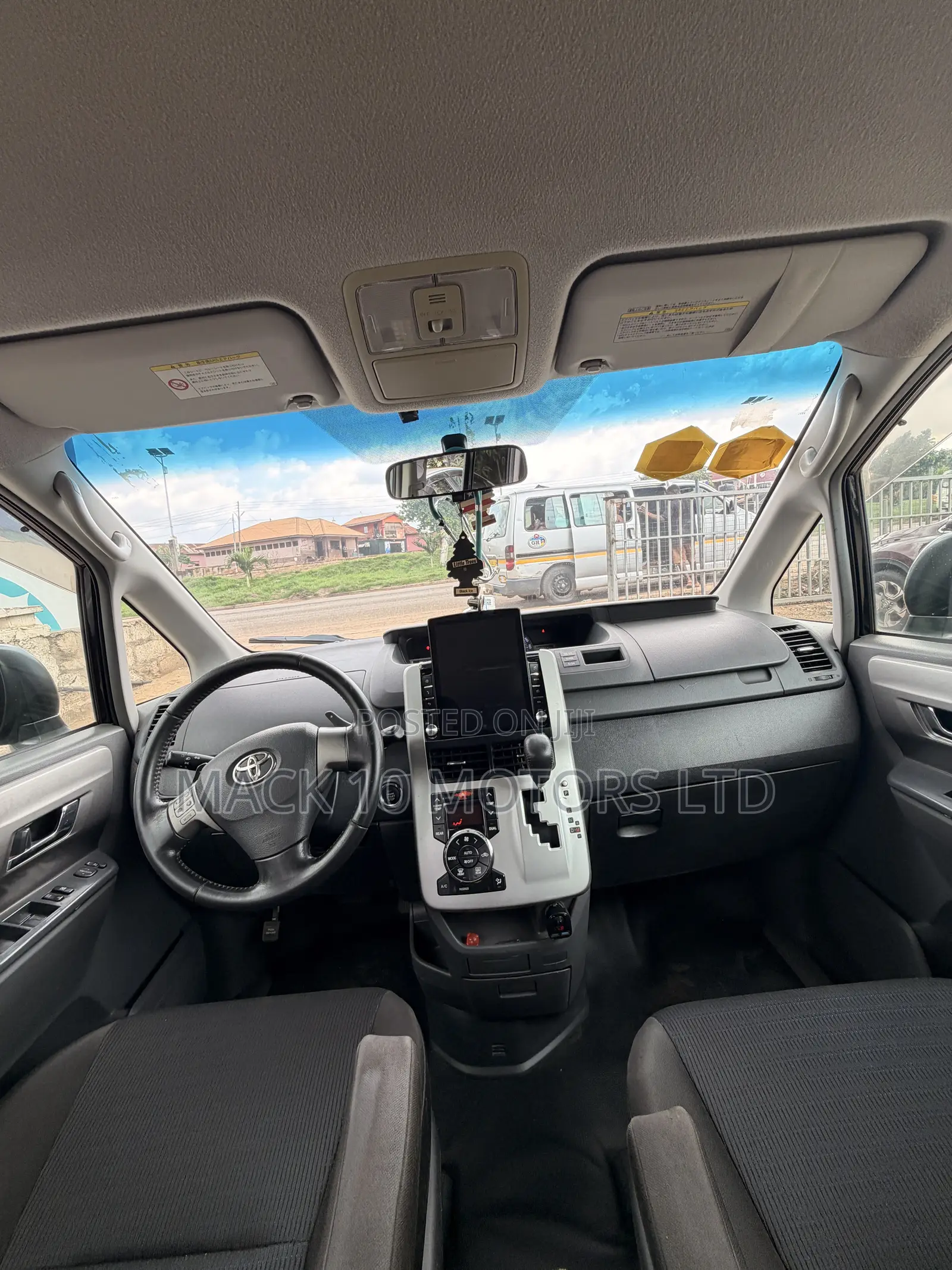 Toyota Voxy X 2WD 8-Seater 2013 Black