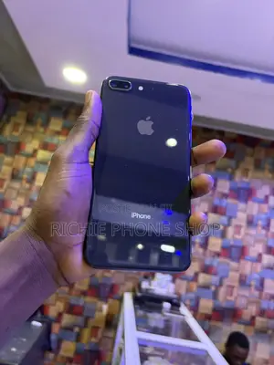 Apple iPhone 8 Plus 64 GB Black