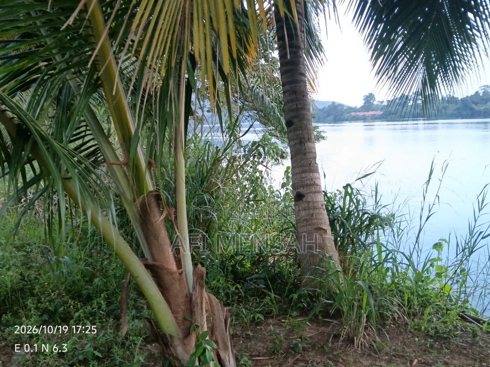 Riverfront and Two Boys Quarters for Rent in Akosombo for 15-30 Years