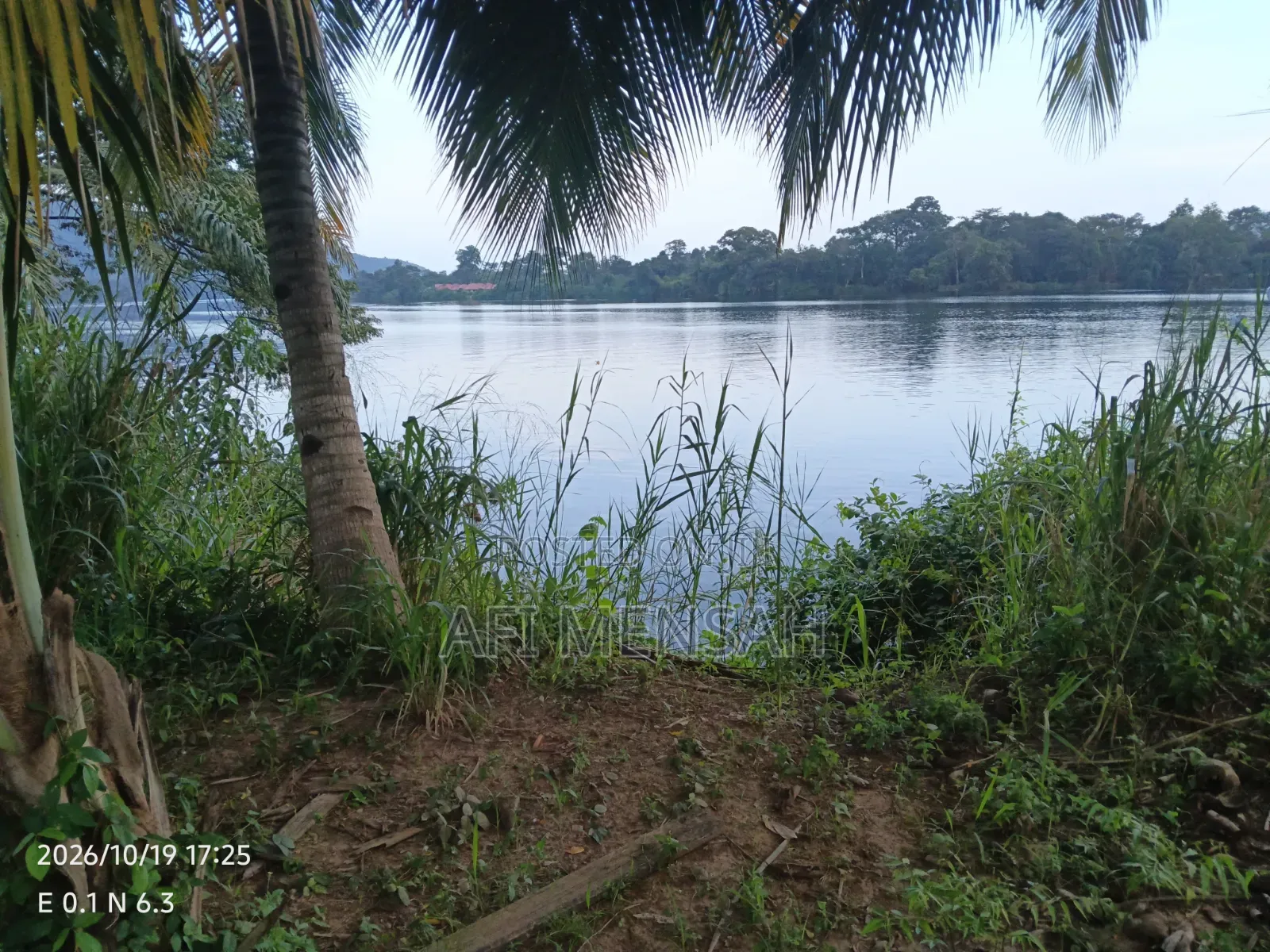 Riverfront and Two Boys Quarters for Rent in Akosombo for 15-30 Years