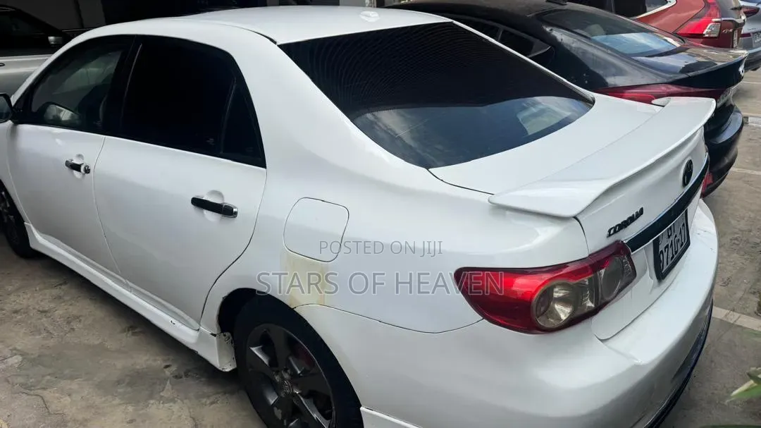 Toyota Corolla S Special Edition 4dr Sedan (1.8L 4cyl 4A) 2013 White