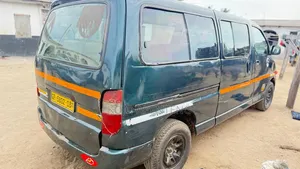 Toyota HiAce 2000 Green