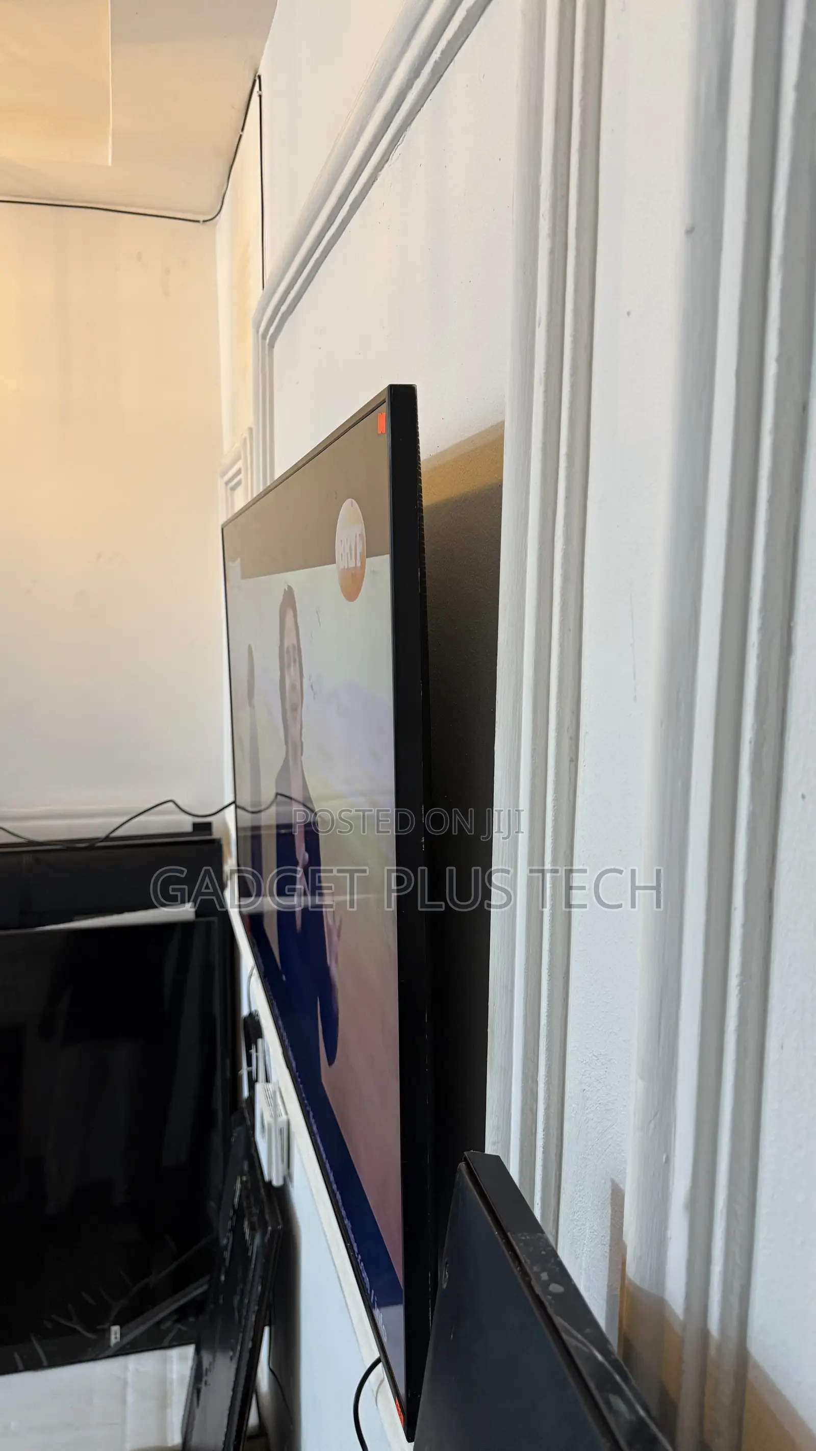 2021 55” Samsung QLED 4K Smart TV (Red Dots on the Screen )