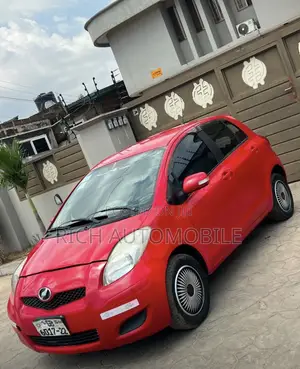 Toyota Vitz 1.3 AWD 5dr 2010 Red