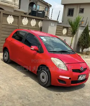 Toyota Vitz 1.3 AWD 5dr 2010 Red