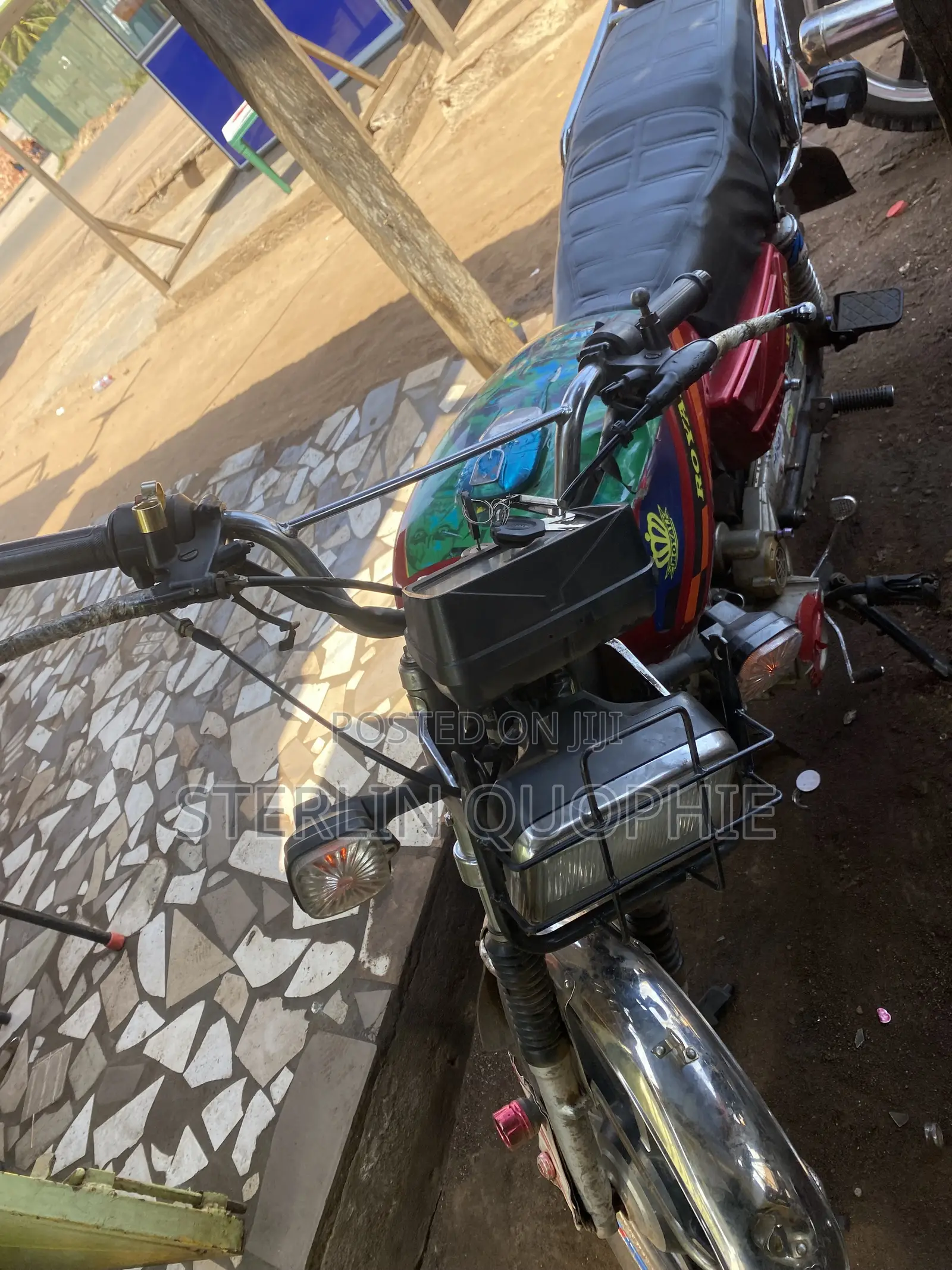 Royal Motorcycle 2024 Red