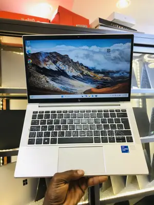 Laptop HP EliteBook 830 G8 8GB Intel Core i5 SSD 256GB