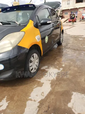 Toyota Vitz 2010 Black