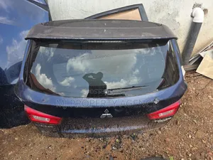 2012 Mitsubishi Outlander Boot Door