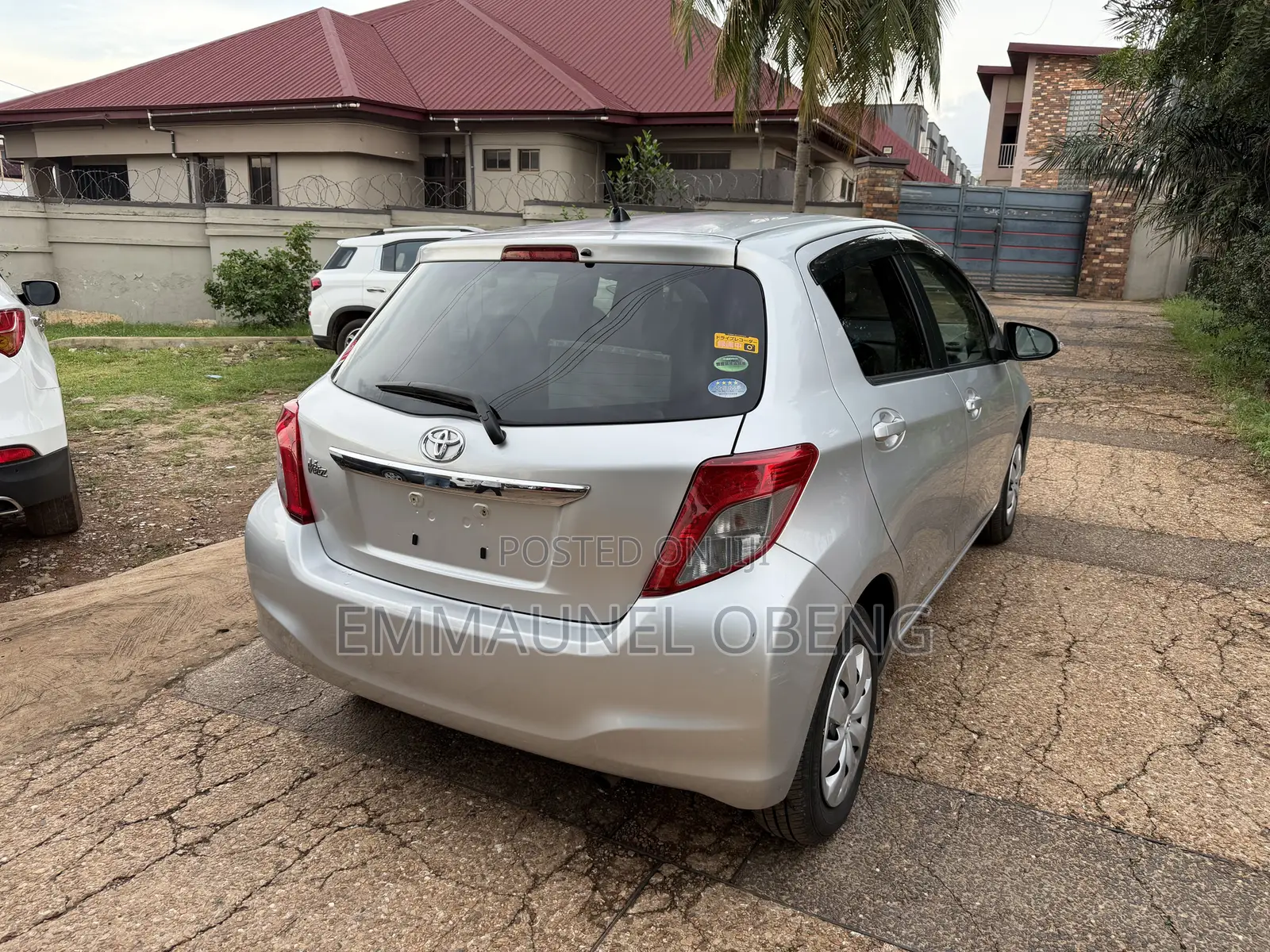 Toyota Vitz 2013 Silver