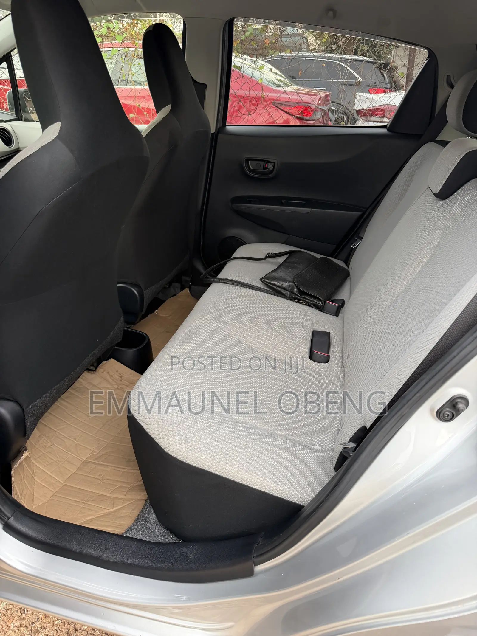 Toyota Vitz 2013 Silver