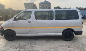 Toyota HiAce 2002 Silver