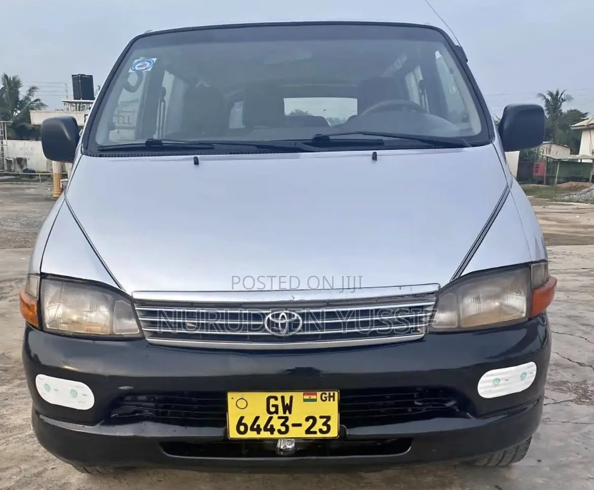 Toyota HiAce 2002 Silver