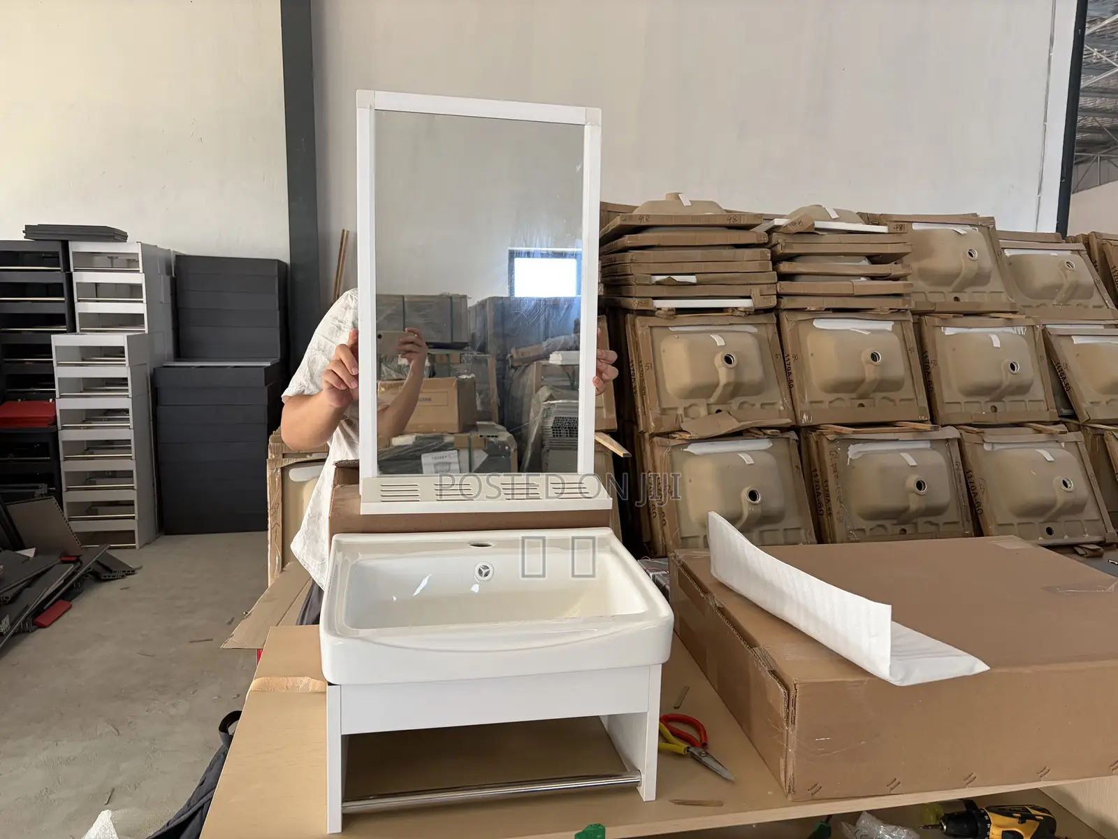 Mini Bathroom Caibinet With Mirror and Basin