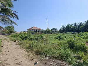 5 Plots of Land for Sale at New Legon