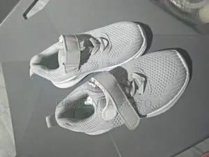 Kids Sneakers Size 28 Light Weight and Breathable