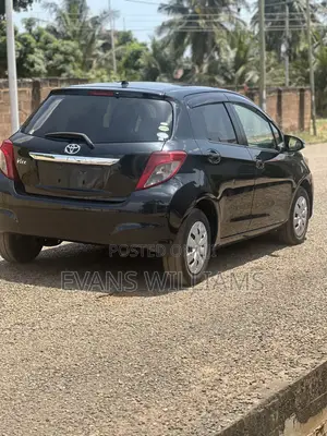 Toyota Vitz 1.3 FWD 5dr 2013 Black