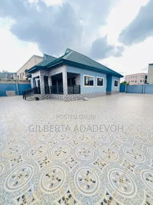 3bdrm House in Oyibi, Police Station for sale