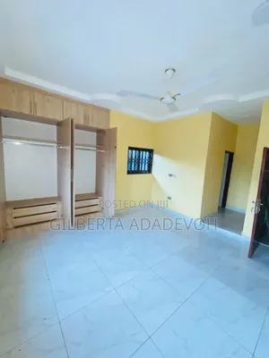 3bdrm House in Oyibi, Police Station for sale