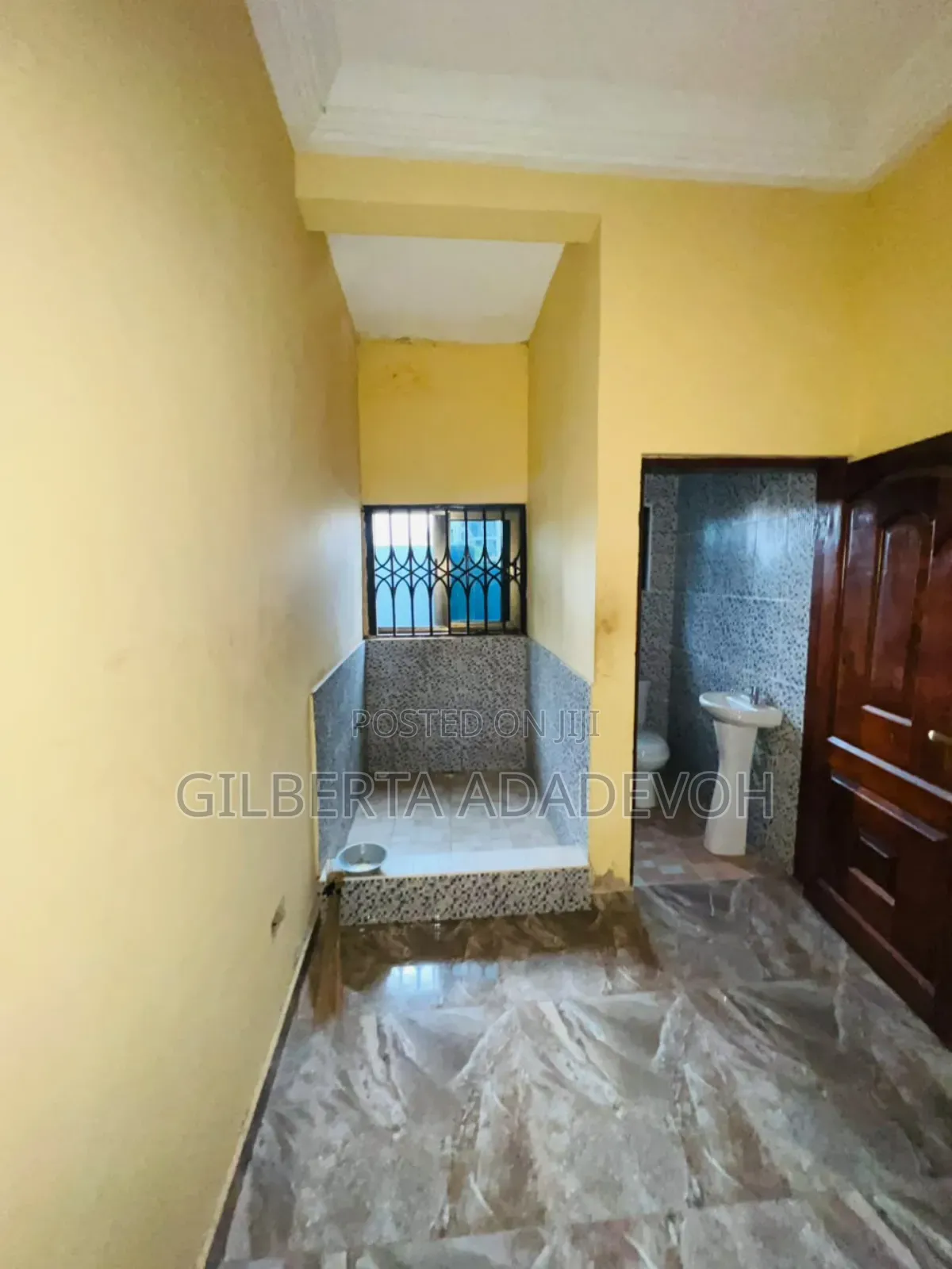 3bdrm House in Oyibi, Police Station for sale