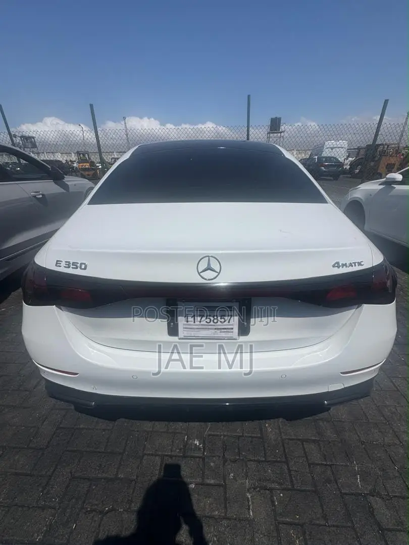 New Mercedes-Benz E300 2024 White