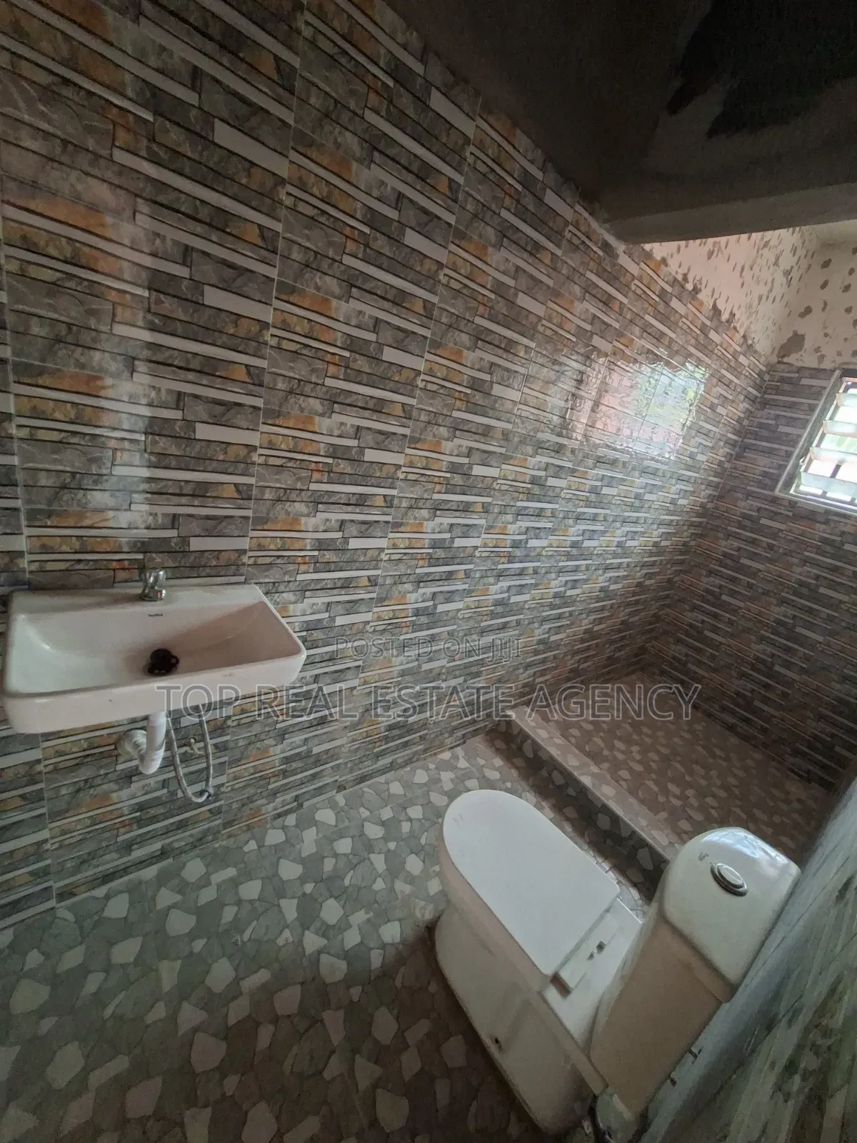 4bdrm Apartment in Taifa, Ga East Municipal for rent