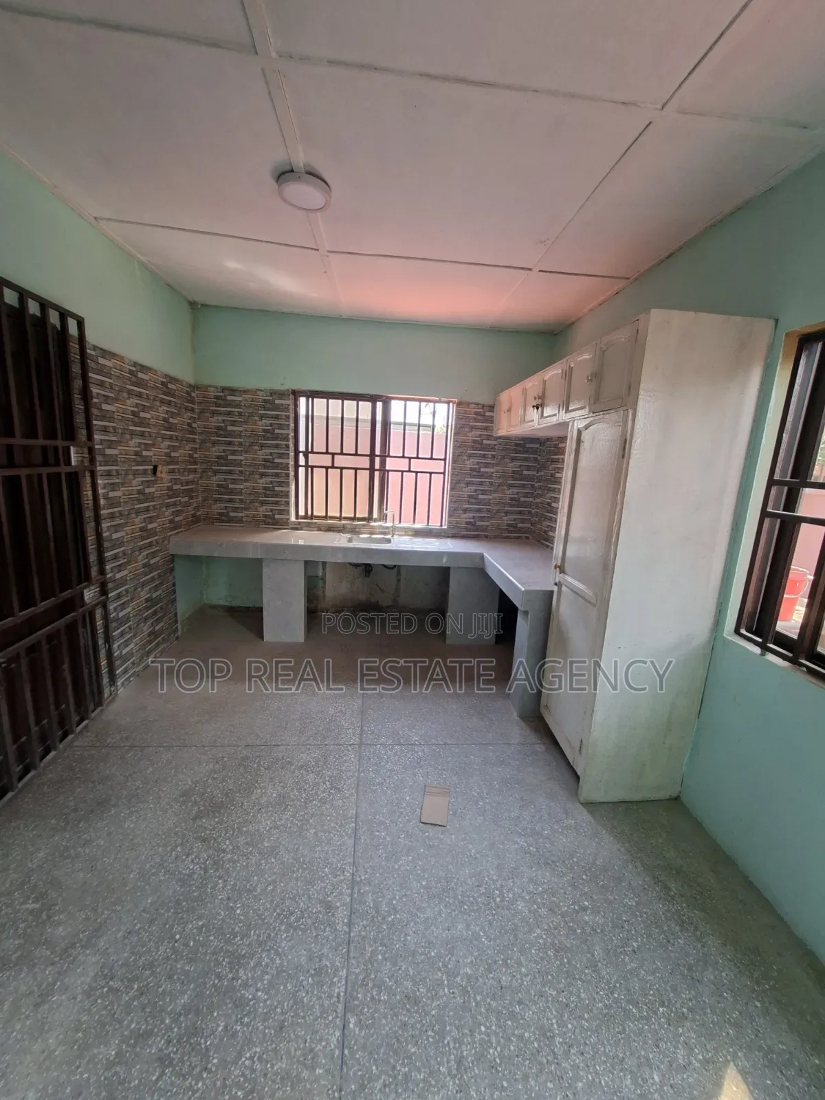 4bdrm Apartment in Taifa, Ga East Municipal for rent