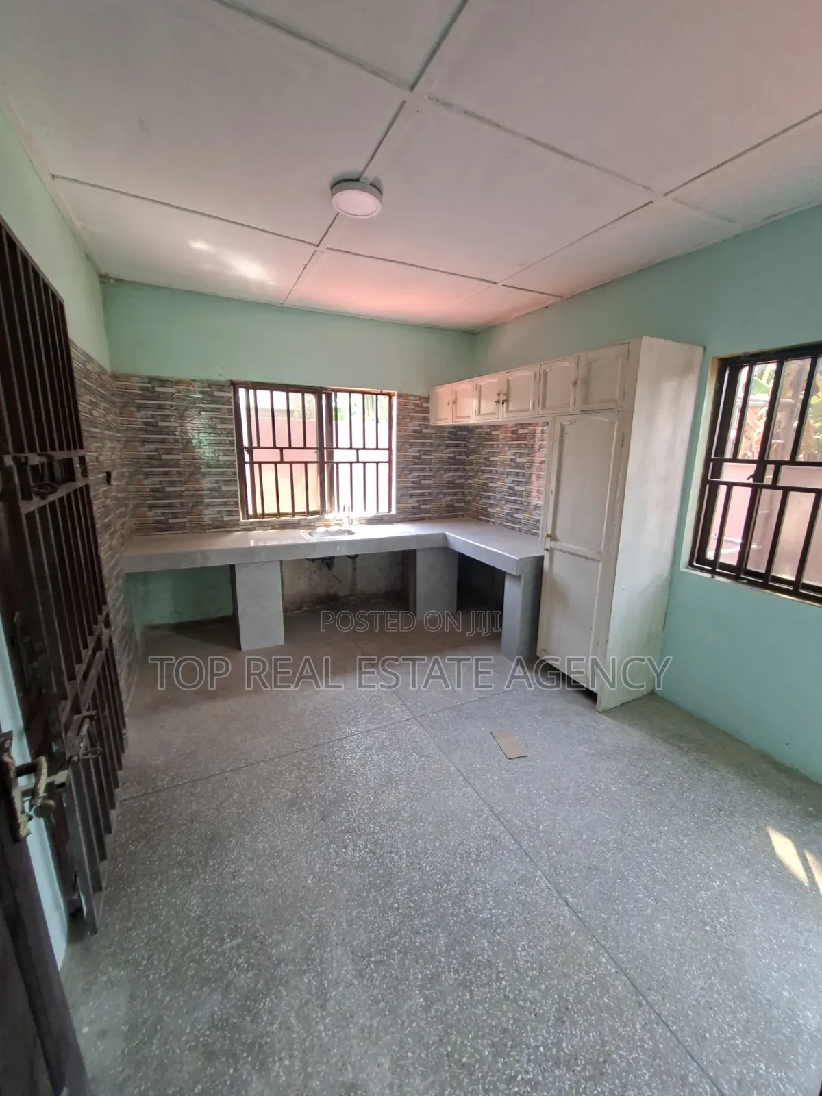 4bdrm Apartment in Taifa, Ga East Municipal for rent