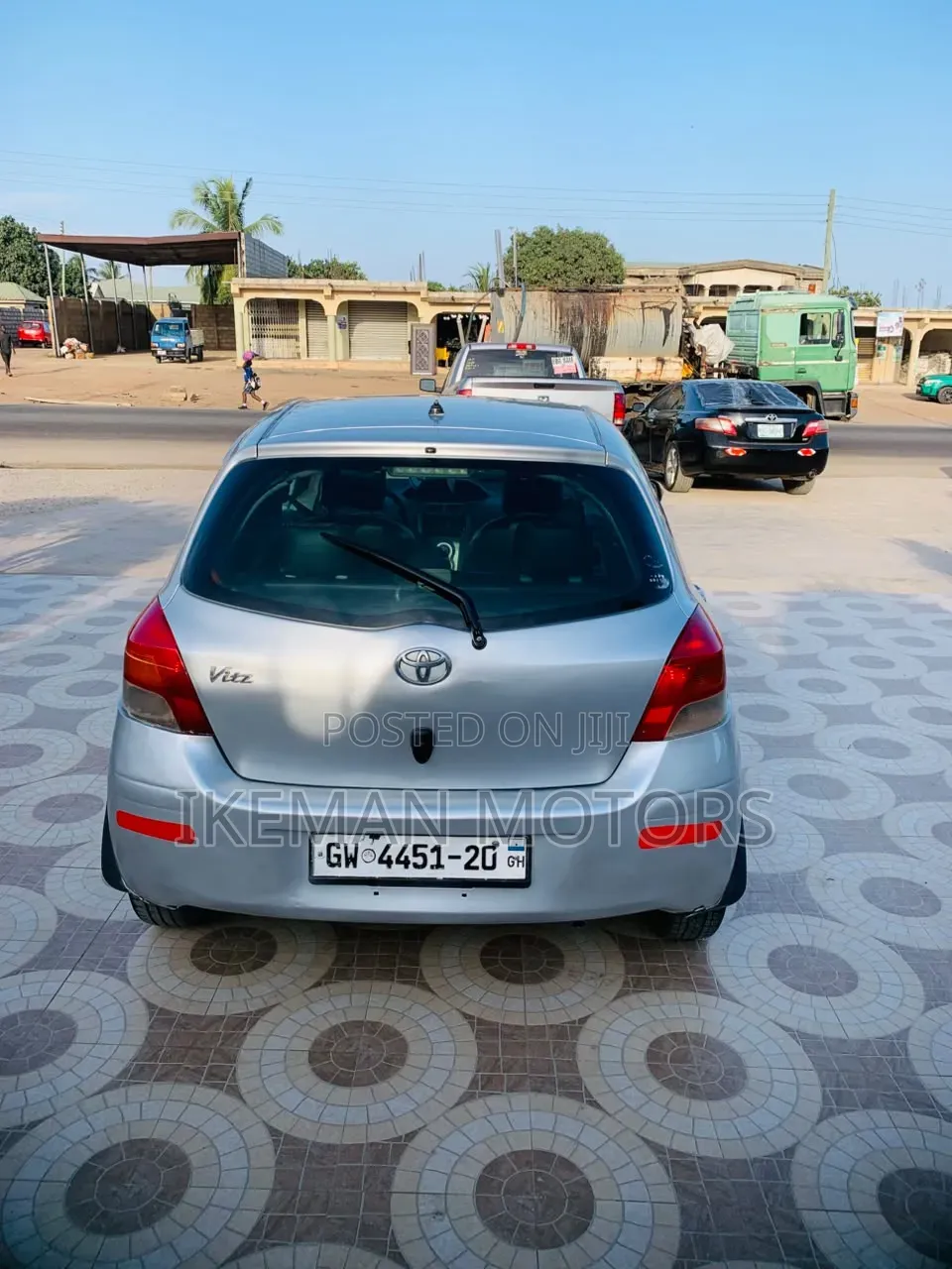 Toyota Vitz 1.0 FWD 5dr 2010 Silver
