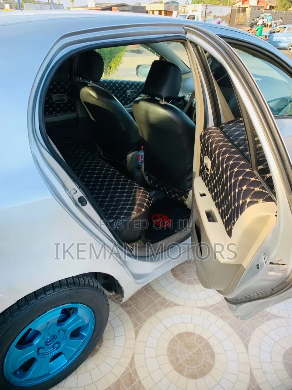 Toyota Vitz 1.0 FWD 5dr 2010 Silver