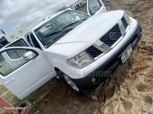 Nissan Navara 2014 White