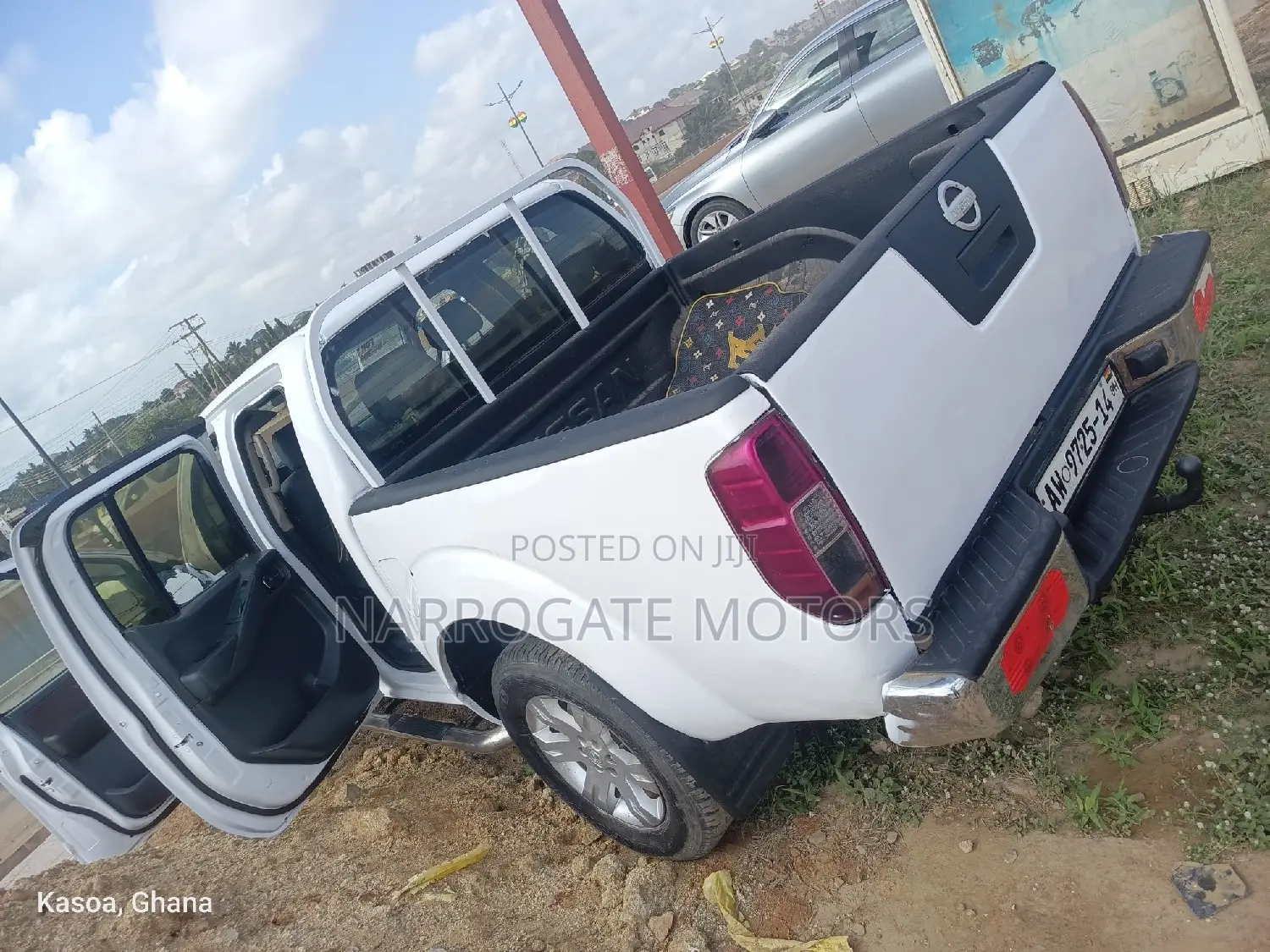 Nissan Navara 2014 White