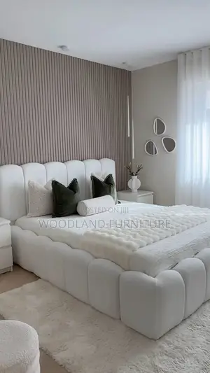 Cloud Scallop Upholstered Bed