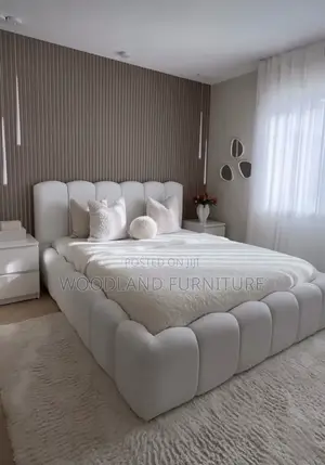 Cloud Scallop Upholstered Bed