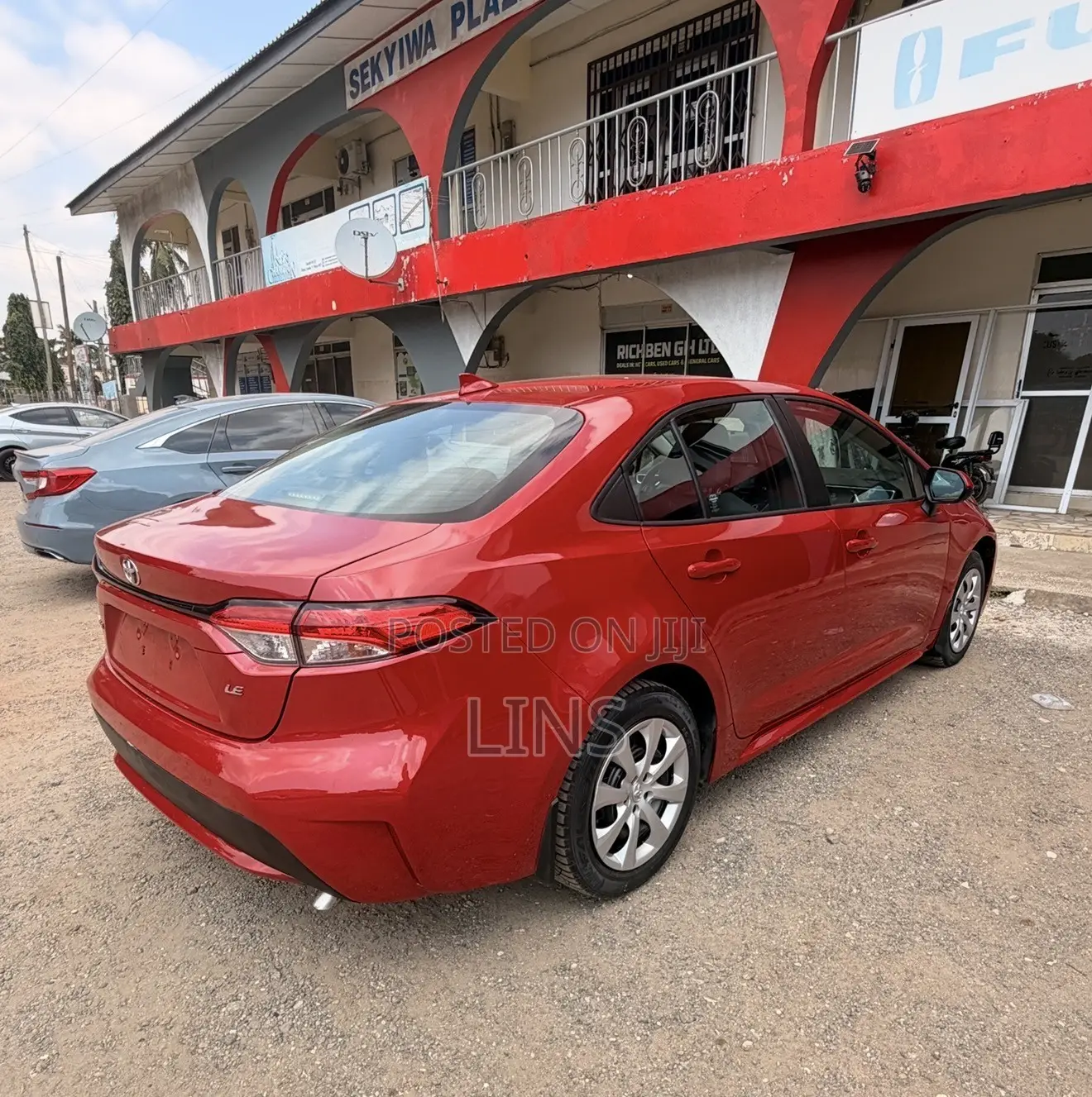 Toyota Corolla LE 2021 Red