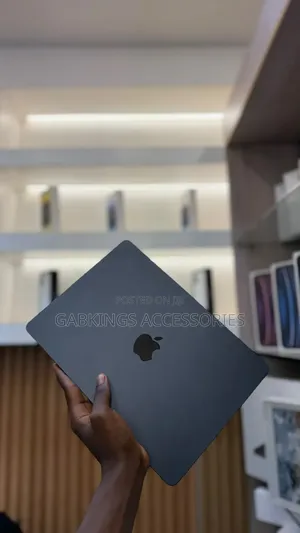 Laptop Apple MacBook Air 2022 M2 8GB Apple M2 SSD 2T