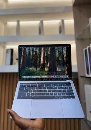 Laptop Apple MacBook Pro 2020 16GB Intel Core i5 SSD 512GB