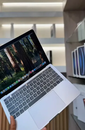 Laptop Apple MacBook Pro 2020 16GB Intel Core i5 SSD 512GB